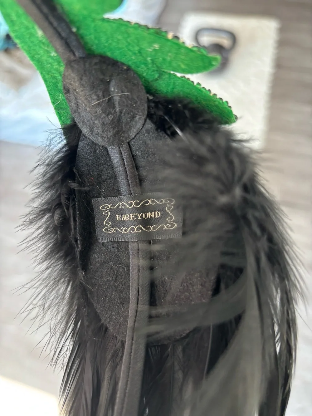 Green Beaded Feather Headband - Elegant Women’s Hair Accessory